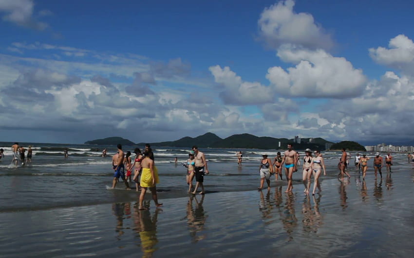 SANTOS BRAZIL People chilling at Santos Beach Sao Paulo Brazil [] for your , Mobile & Tablet. Explore Santos São Paulo Brazil . Santos São Paulo Brazil HD wallpaper