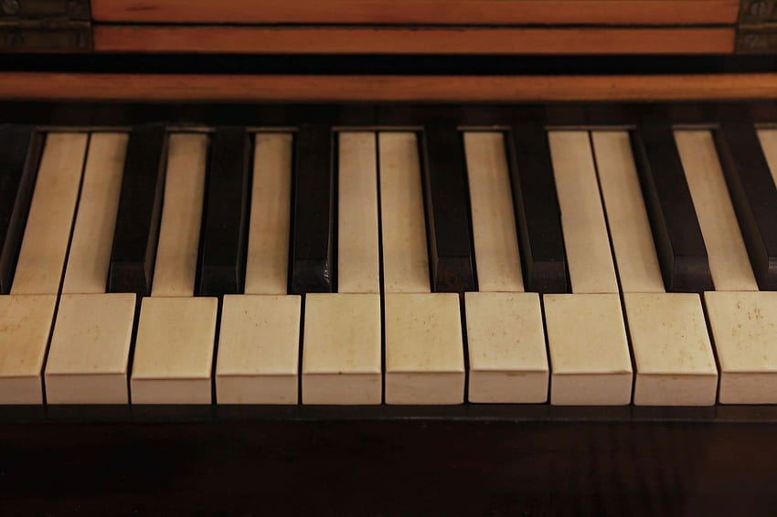 ヴィンテージの古いピアノの鍵盤、クローズ アップ芸術文化とエンターテイメントの背景クラシック クローズ アップ フルフレーム グランジ ハイアングルで。 クローズ アップ アート, 古いピアノ, ピアノ, レトロなピアノ 高画質の壁紙