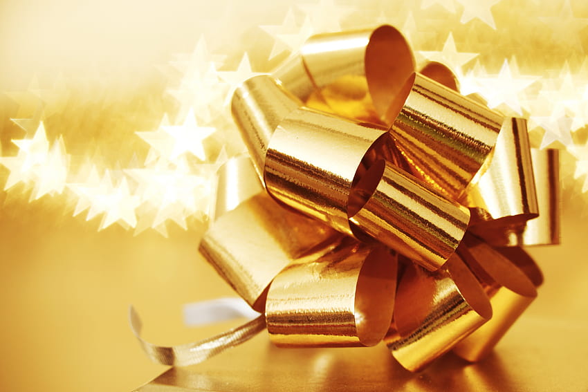 Złoty prezent, wesołych świąt, ładny, kulki, gwiazdy, złoto, prezent, miły, wakacje, streszczenie, śnieg, piłka, choinka, dekoracje, nowy rok Tapeta HD