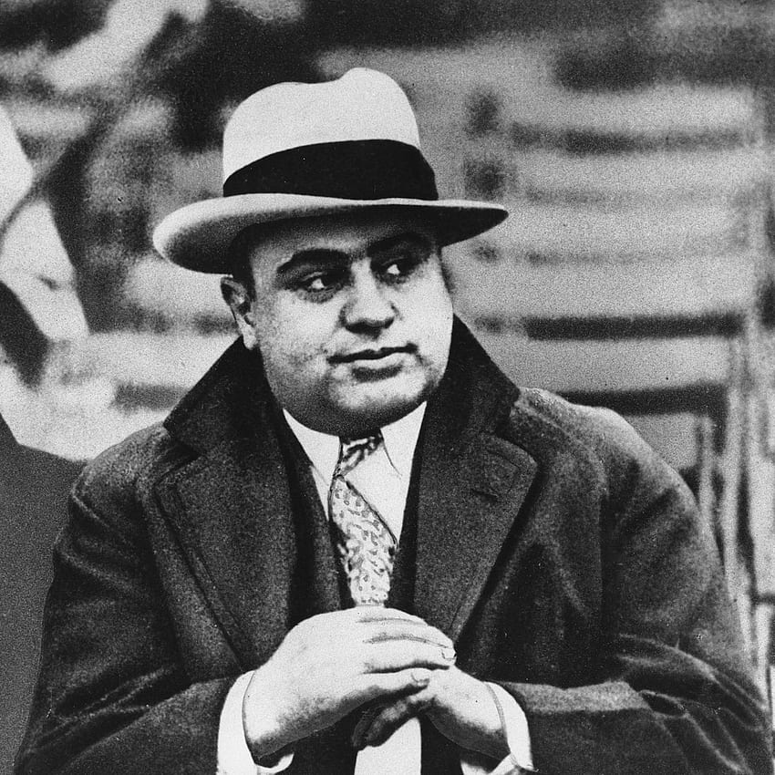 ทรัมป์พยายามปกป้อง Paul Manafort โดย เปรียบเทียบเขากับ Al, Al Capone วอลล์เปเปอร์โทรศัพท์ HD