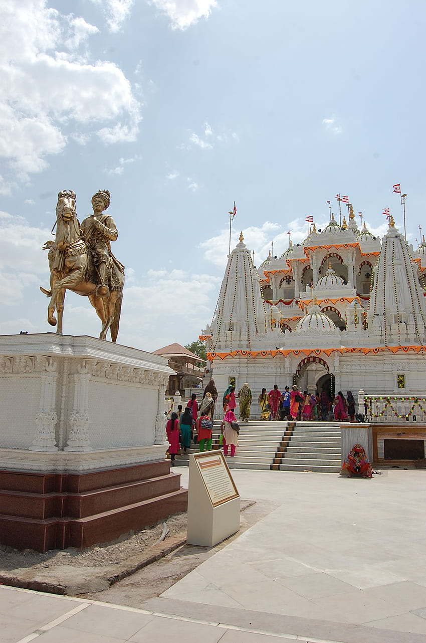 İşte Sarangpur Köyü, Gujarat, Hindistan'dan bazı . ve bir BAPS Swami Narayan Büyük tapınağı var. P. Hindistan kültürü, Lord krishna , Hint mimarisi, Gujrat HD telefon duvar kağıdı