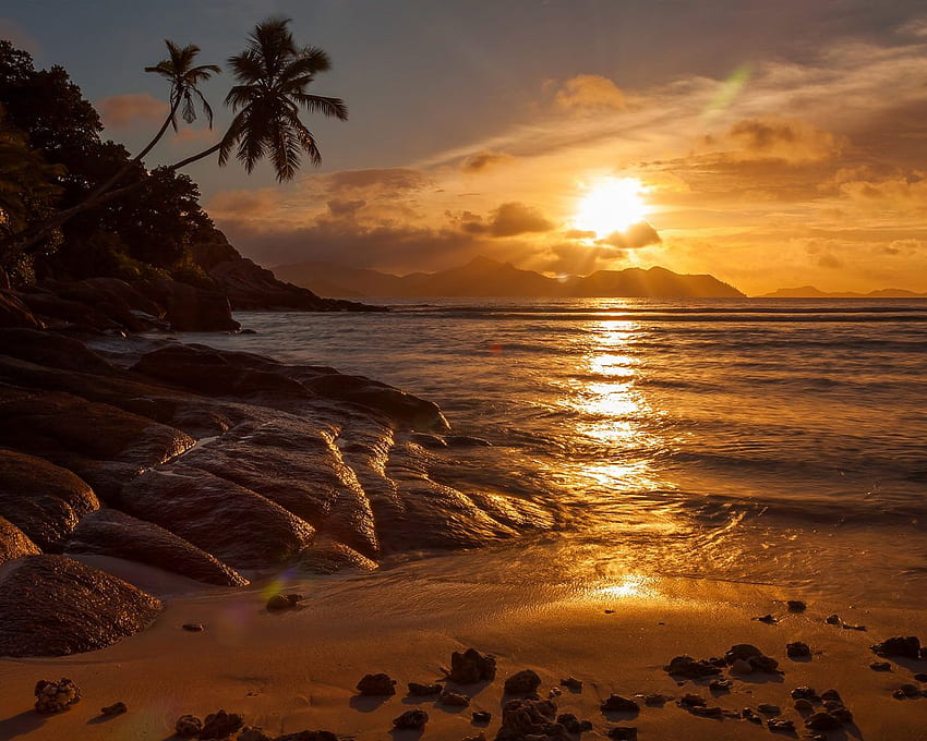 La Digue Island In The Seychelles, Paradise Beach Sunset HD wallpaper