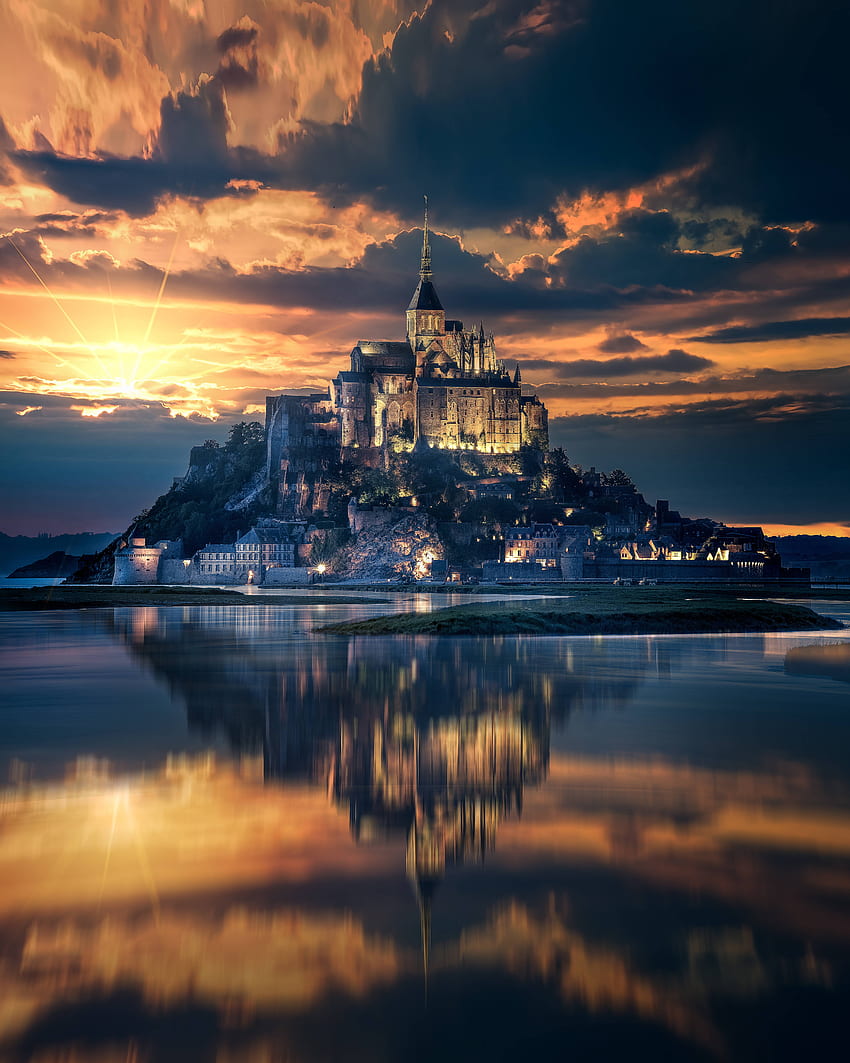 Réflexion, Coucher de soleil, Mont Saint Michel , Île, Architecture Ancienne, Nuit, Aube, Monde, Mont-Saint-Michel Fond d'écran de téléphone HD