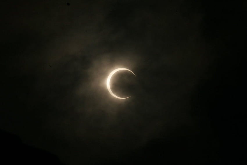 Couvrez votre téléphone dans une éclipse, Solar Eclipse Moon Fond d'écran HD