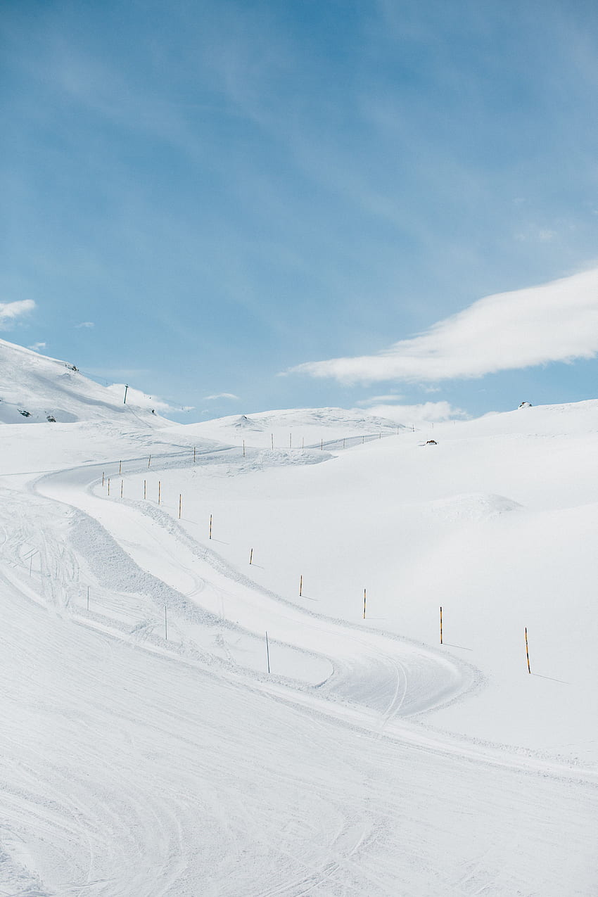 Природа, планини, сняг, спускане, криволичеща, криволичеща, ски писта HD тапет за телефон
