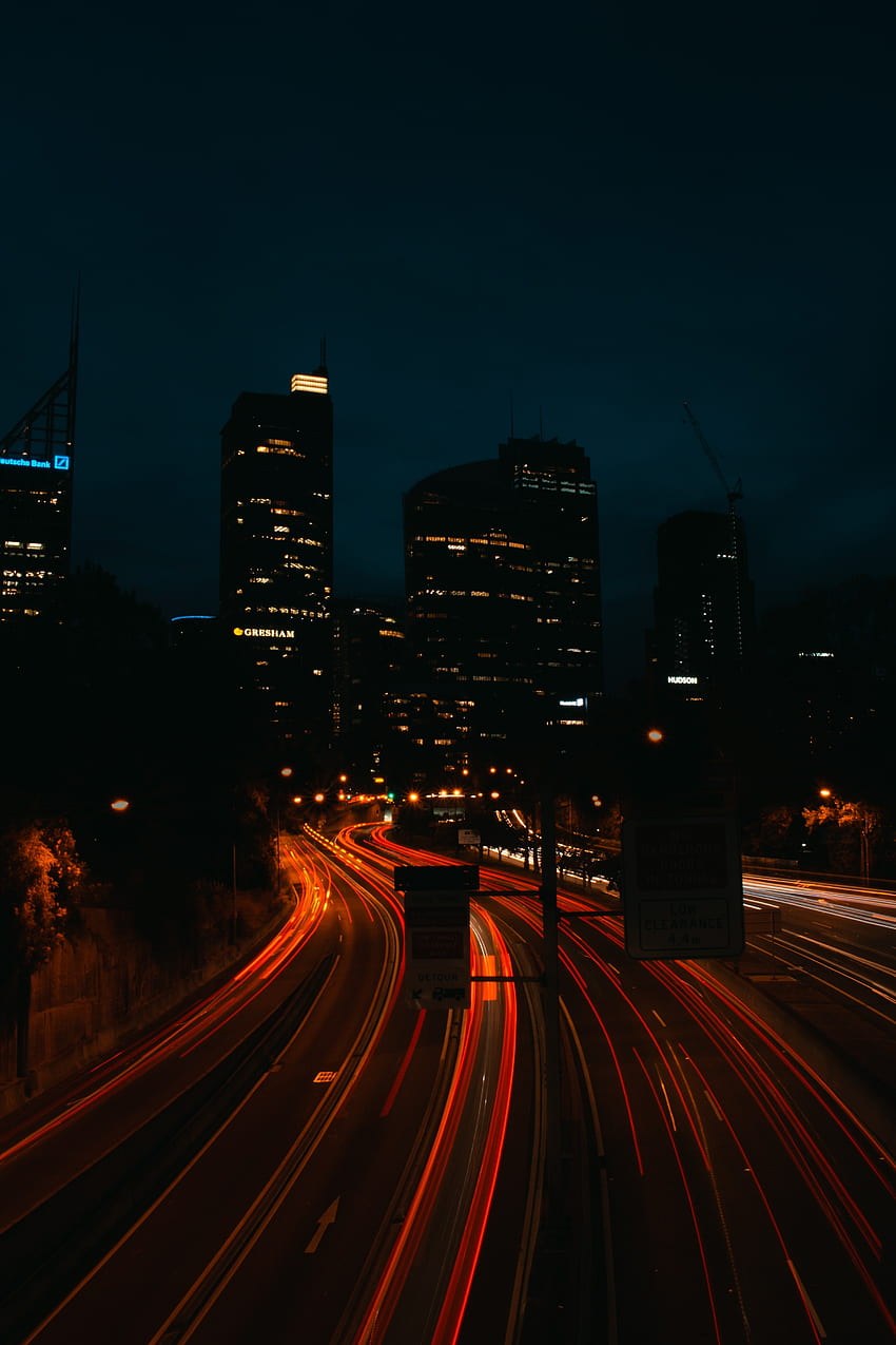 Escuro, paisagem urbana, rodovia, edifícios Papel de parede de celular HD