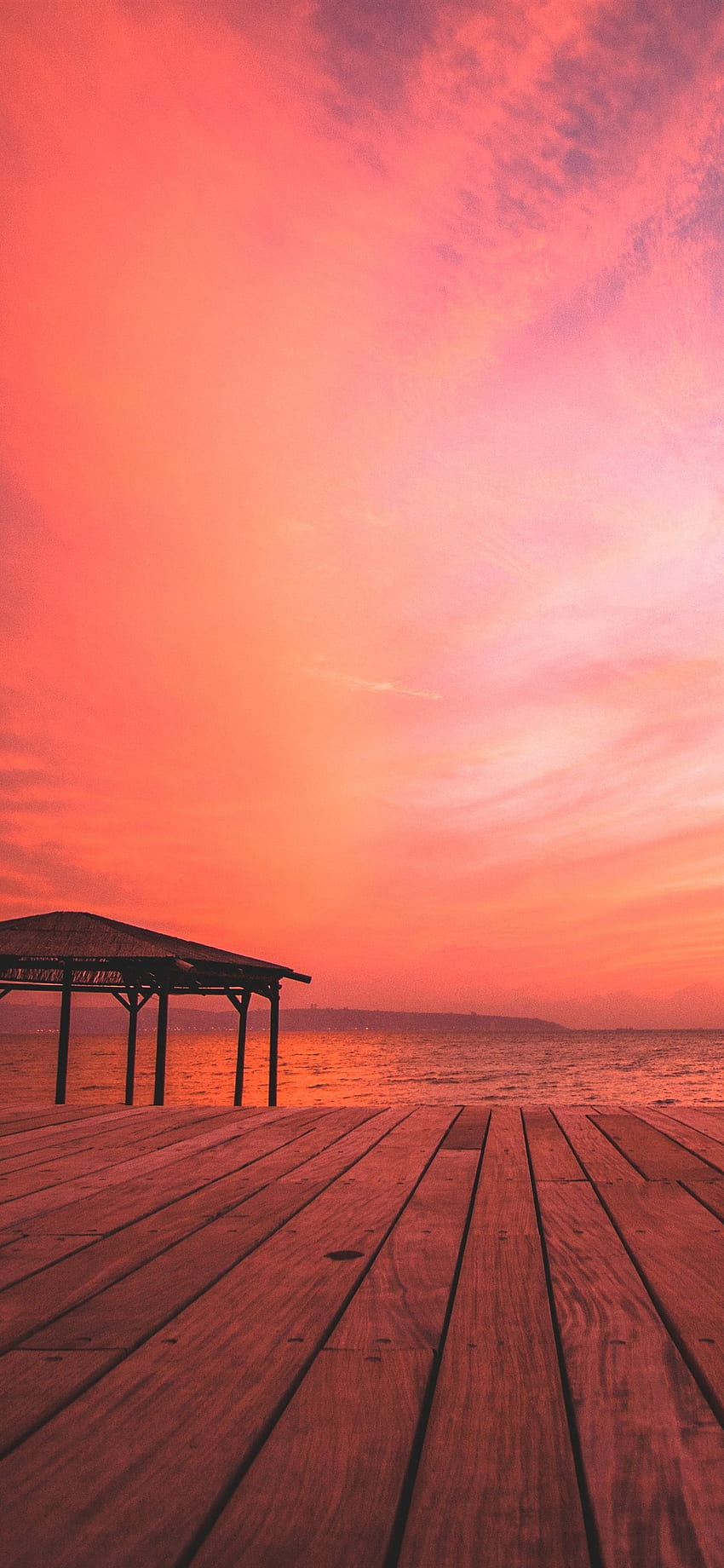 Spiaggia, mare, tavola di legno, tramonto, cielo rosso IPhone 11 Pro XS Max Sfondo del telefono HD