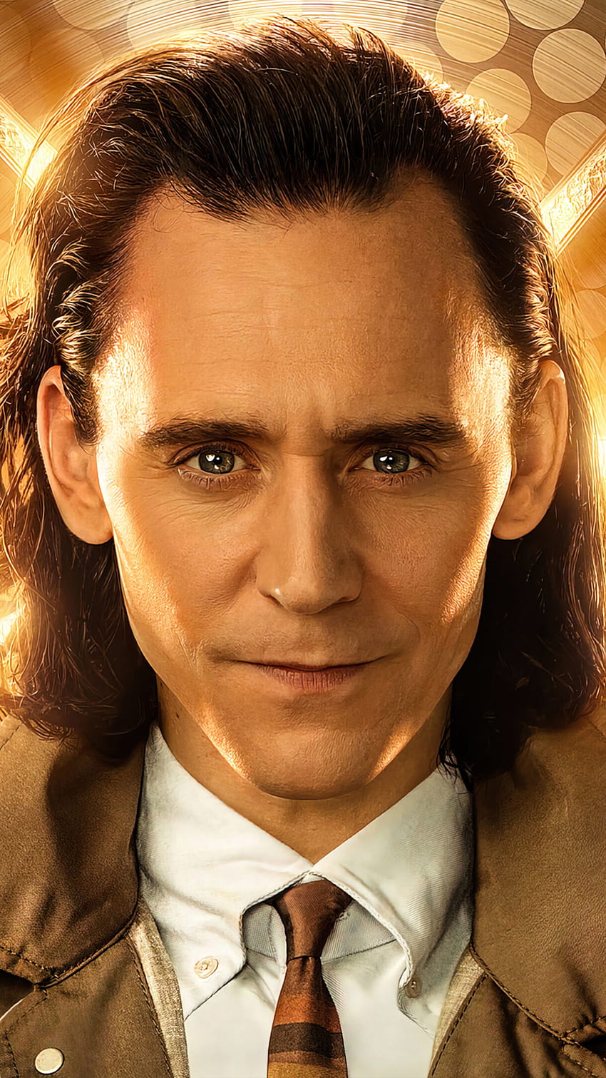 Tom Hiddleston en la serie Loki Ultra Mobile , Loki fondo de pantalla del teléfono
