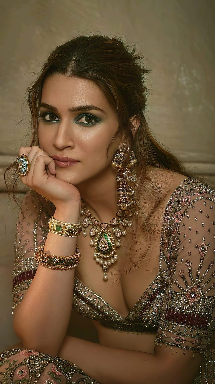 Kriti Sanson, Bollywood-Schauspielerin, Dekolleté HD-Handy-Hintergrundbild