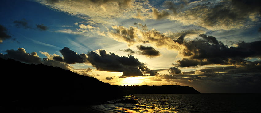 South Welsh Coast, Wales UK, biru, laut, awan gelap, matahari, bayangan hitam, batu Wallpaper HD