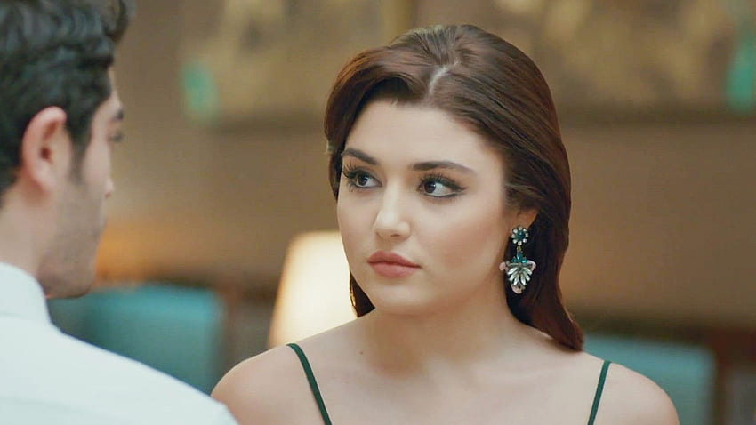 L'actrice turque Hande Ercel alias Hayat, qui fera bientôt son Bollywood, Hayat Murat Fond d'écran HD