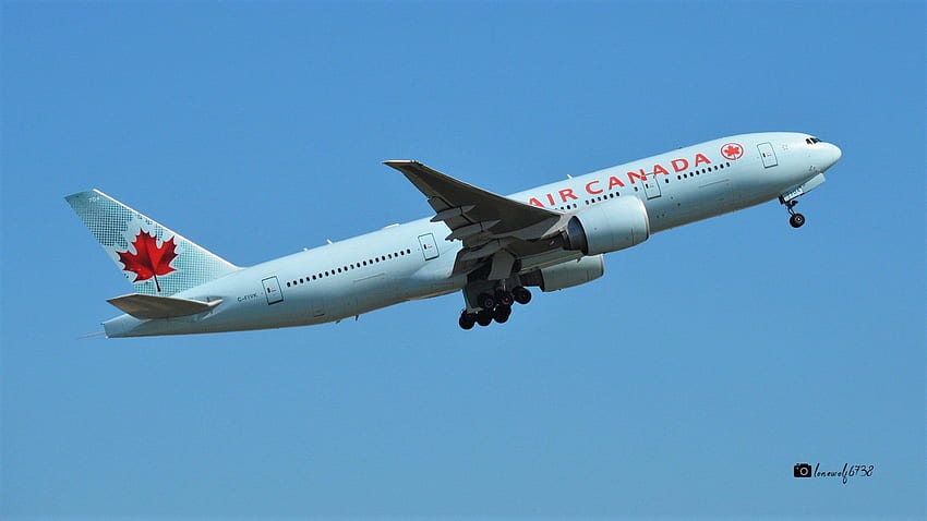 C FIVK Air Canada Boeing 777 233(LR) Over Sydney Airport HD wallpaper