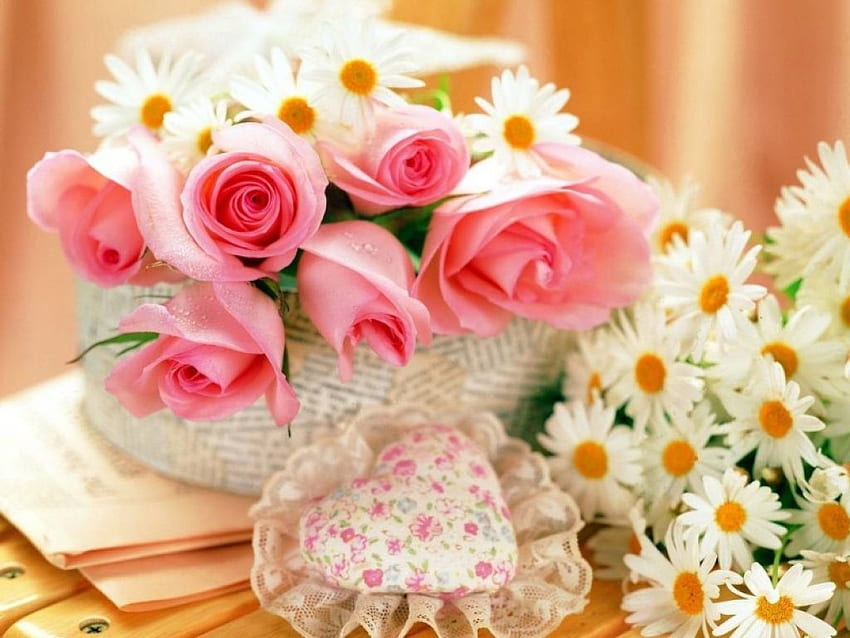 Pink Rose Pillow, pink roses, heart pillow, flowers, daisies HD wallpaper