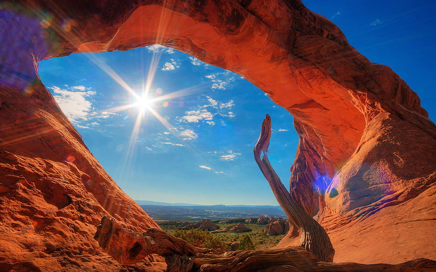 砂漠地帯 石の橋 光線 空と青の国立公園 ユタ州 アメリカ 夏 高画質の壁紙