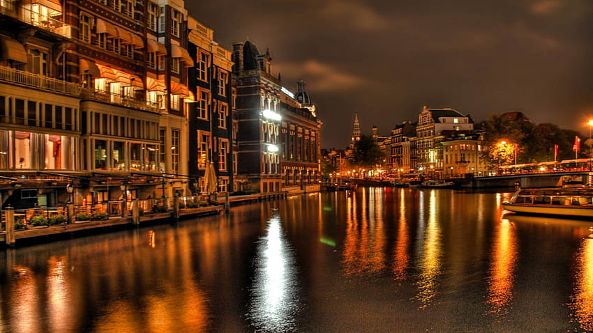 夜の都市川r、夜、川、都市、ボート 高画質の壁紙