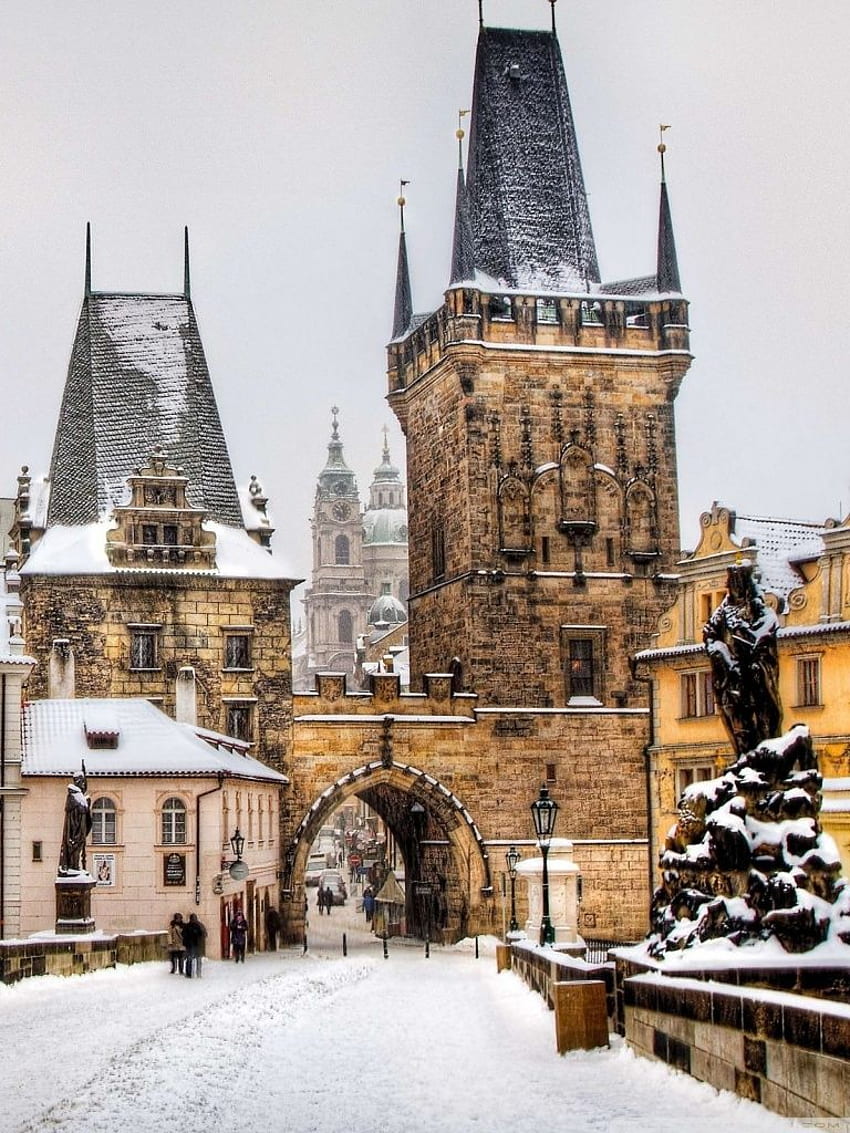Winter In Prague Ultra per: Multi Display, Dual Monitor, Natale a Praga Sfondo del telefono HD