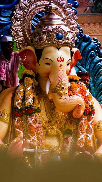 Ganesh Chaturthi 2020: Idol of Lord Ganesh at Lalbaugcha Raja pandal to ...