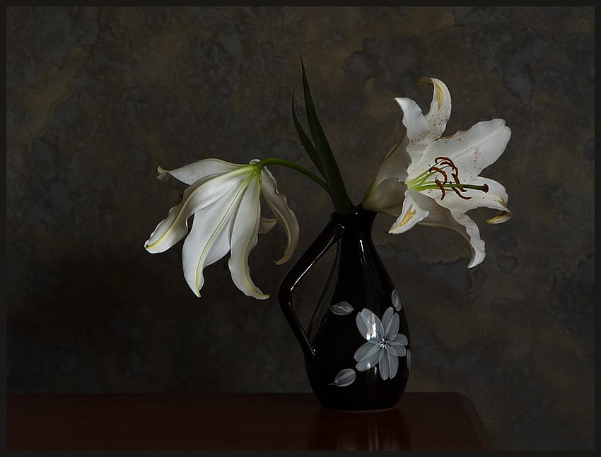 Black Mystery, natural, black, attractive, floral, mystical, appealing, big, petals, table, white, stems, painted, vase, earthy, dark, leaves, flowers, lilies, display HD wallpaper