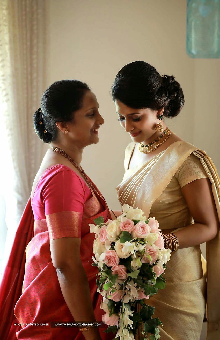 Jothika Hochzeitssari. Top 15 Hochzeits-Saree-Looks südindischer Promi-Bräute, Kerala-Hochzeit HD-Handy-Hintergrundbild