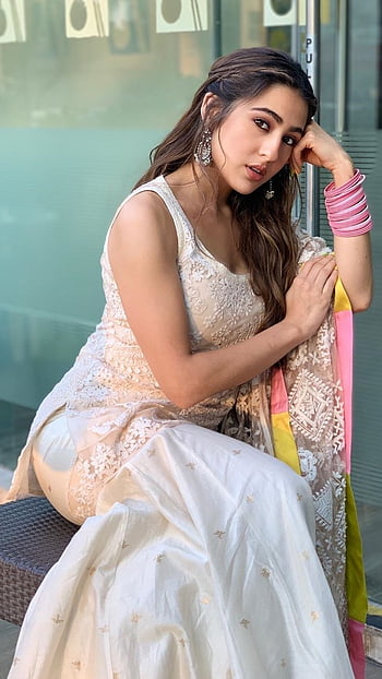 Sara Ali Khan, sara khan iphone HD phone wallpaper | Pxfuel