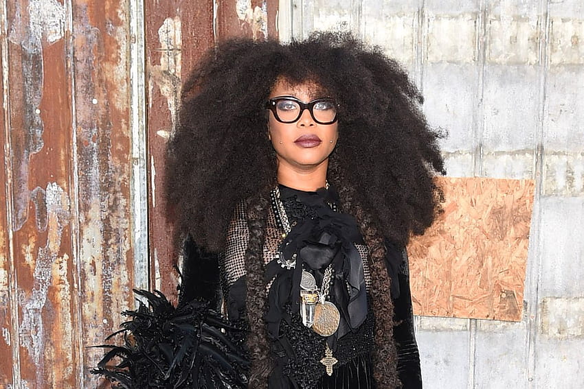Erykah Badu just premiered new single 'Phone Down' with a HD wallpaper