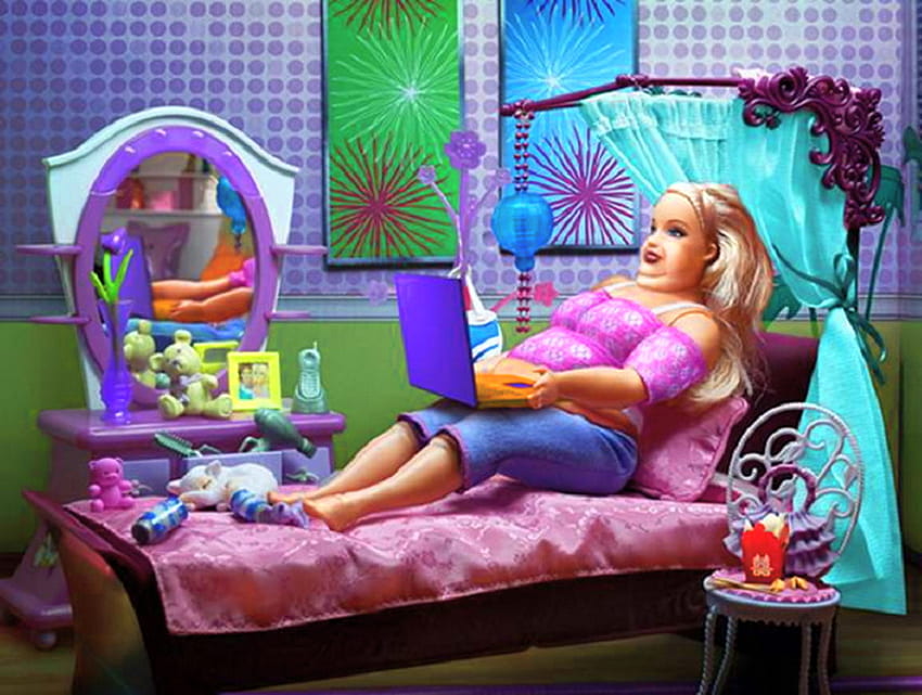 Barbie w średnim wieku, czytanie, odpoczynek, nadwaga, Barbie, napoje bezalkoholowe, w średnim wieku, lalka, frytki, przekąski Tapeta HD