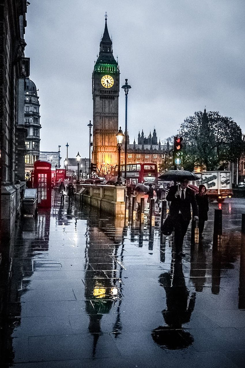 London in the rain, England HD phone wallpaper