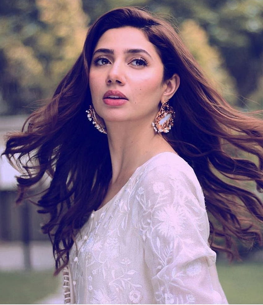Pin by Arathi Roopesh on My Saves | Mahira khan dresses, Pakistani wedding  outfits, Pakistani outfits