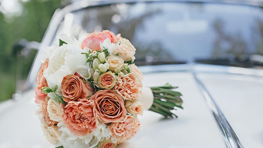 Bukiet ślubny, bukiet, kwiaty, róże, samochód Tapeta HD