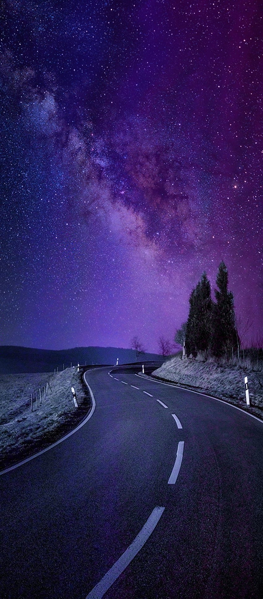 Cielo nocturno púrpura, atmósfera, hermoso, camino, galaxia, espacio fondo de pantalla del teléfono