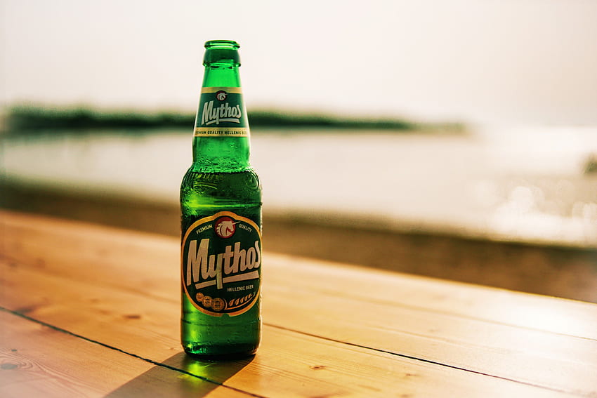 Bottle Beer Green And Table - - HD wallpaper
