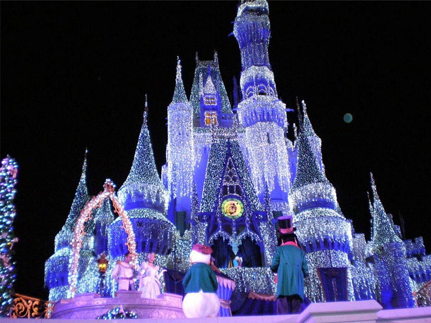 Disney Christmas Background, Disneyland Castle Christmas HD wallpaper |  Pxfuel