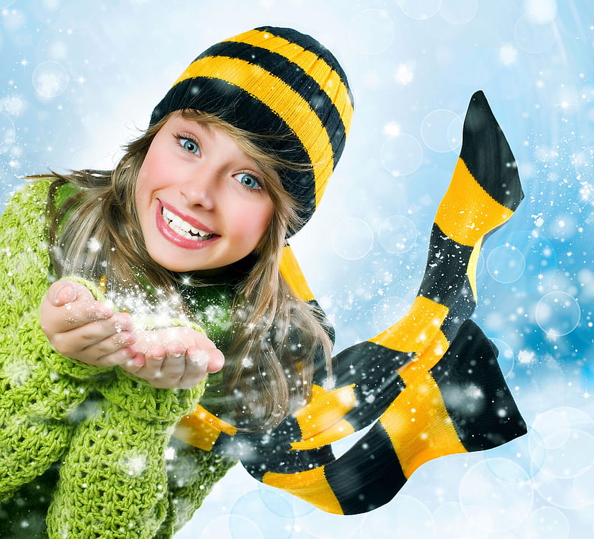 Честити зимни празници!, зима, момиче, празник, ръка, сняг, жълто, картичка, шал, шапка HD тапет