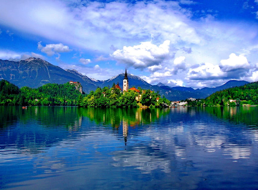 Piękne jezioro Bled, niebieski, Europa, Słowenia, krwawił, piękny, domy, jezioro, lato, odbicie, chmury, natura, niebo, zamek, woda, śliczny Tapeta HD