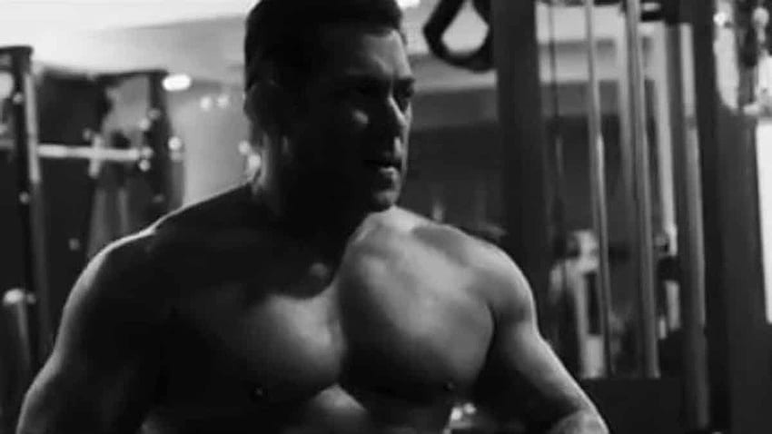 Inside Salman Khan's gym: Actor shares workout video, proves he has the fittest body in Bollywood - bollywood HD wallpaper