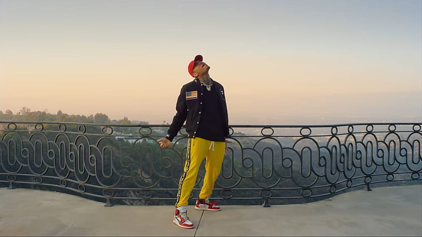 Chris Brown Freaky Friday Kıyafeti HD duvar kağıdı