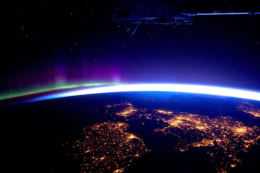 : Inggris Pada Malam Hari Dari Stasiun Luar Angkasa Internasional – Wallpaper HD