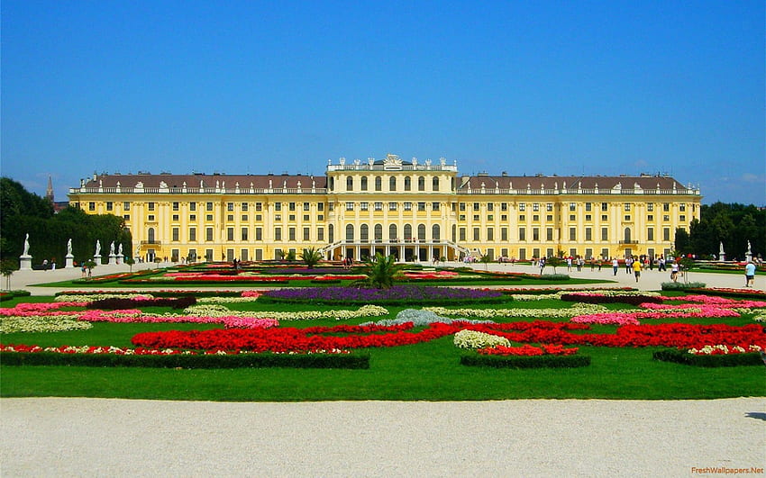 Autumn foliage, Schoenbrunn Palace, Vienna, Austria - Bing Wallpapers -  Sonu Rai