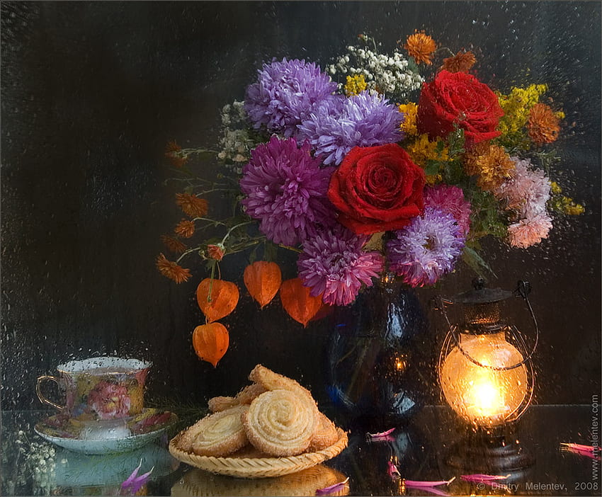 nature morte, bouquet, graphie, thé, gouttes, agréable, rose, des biscuits, humide, fleur, café, chrysanthèmes, pluie, des roses, vase, beau, tasse, cool, fleurs, lanterne, harmonie, boisson Fond d'écran HD