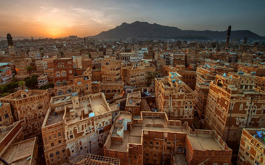 Sanaa, capital do Iêmen, casas, arquitetura oriental, noite, pôr do sol, edifícios residenciais, Iêmen, A Península Arábica para com resolução. Alta qualidade papel de parede HD