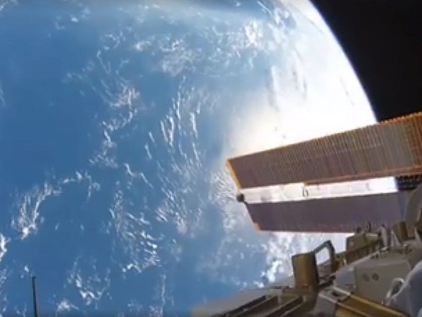Sortie dans l'espace de la NASA: l'astronaute Randolph Bresnik partage d'incroyables s GoPro depuis la Station spatiale internationale Fond d'écran HD