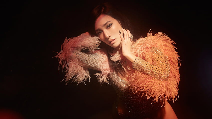Tiffany Young on Her New Single Run For Your Life, the Magnetic HD wallpaper