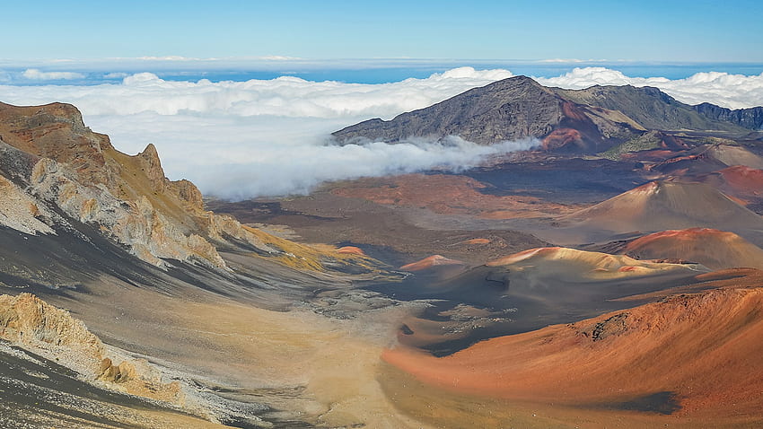 Вулканичният пейзаж на кратера на националния парк Халеакала, Мауи, Хавай, САЩ. Windows 10 в центъра на вниманието, Национален парк Халеакала HD тапет