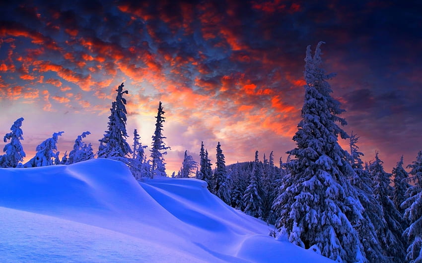 Zachód słońca przez góry, zima, śnieg, chmury, przyroda, góry, zachód słońca Tapeta HD