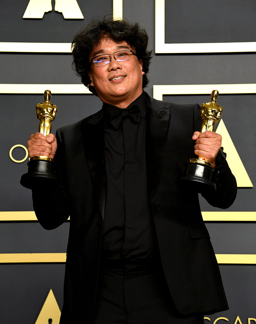 Бонг Джун Хо се извини на гравьорите на Оскарите, че имат твърде много награди UNILAD HD тапет за телефон