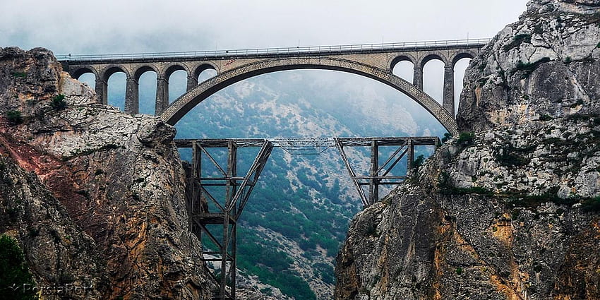 Pont de Veresk, situé dans le district de Veresk du comté de Savadkuh, dans la province de Mazandaran. L'IRAN. Le pont a joué un véritable rôle vital. Iran, Dessin d'avion, Pont Fond d'écran HD