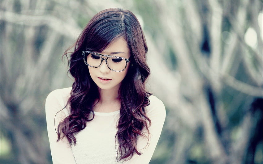 Cute girl with glasses HD wallpapers | Pxfuel