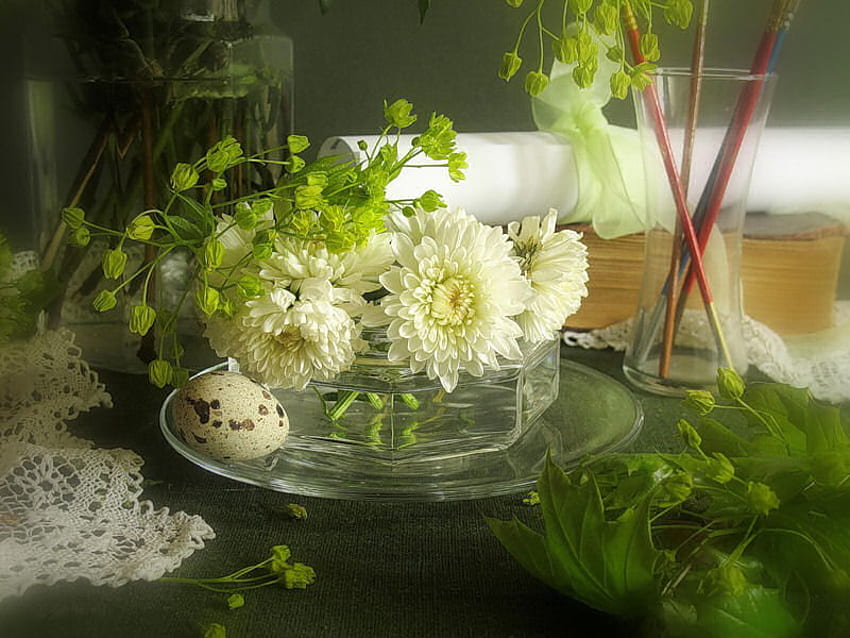 Chrysanthemen, Ei, Weiß, Spitze, Papier, Bürsten, Glas, Buch, hübsch, Glas, Grün, Natur, Blumen, geflecktes Ei, Schale HD-Hintergrundbild