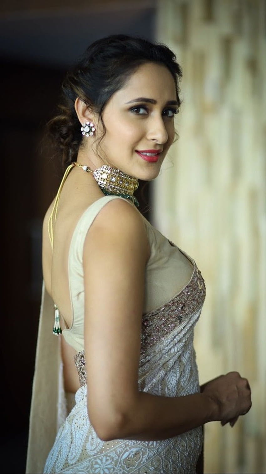 Pragya Jaiswal, Actress HD phone wallpaper