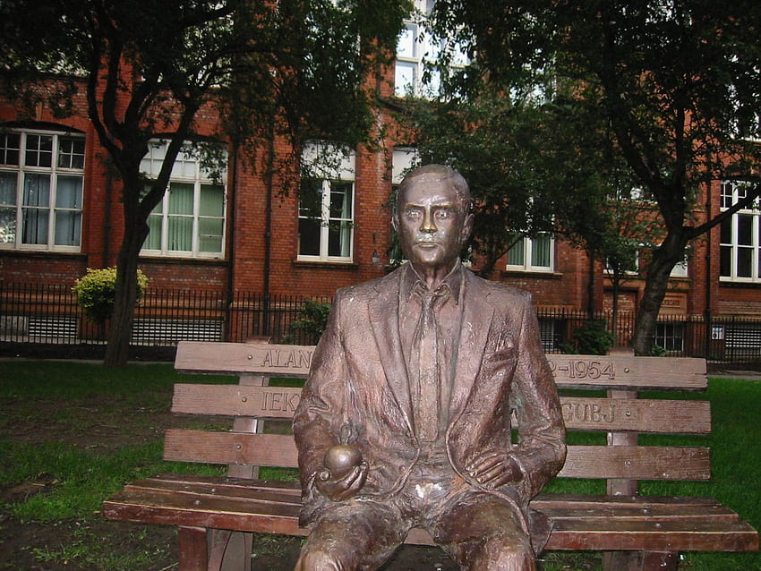 Monumento a Alan Turing - Alan con el fondo de pantalla